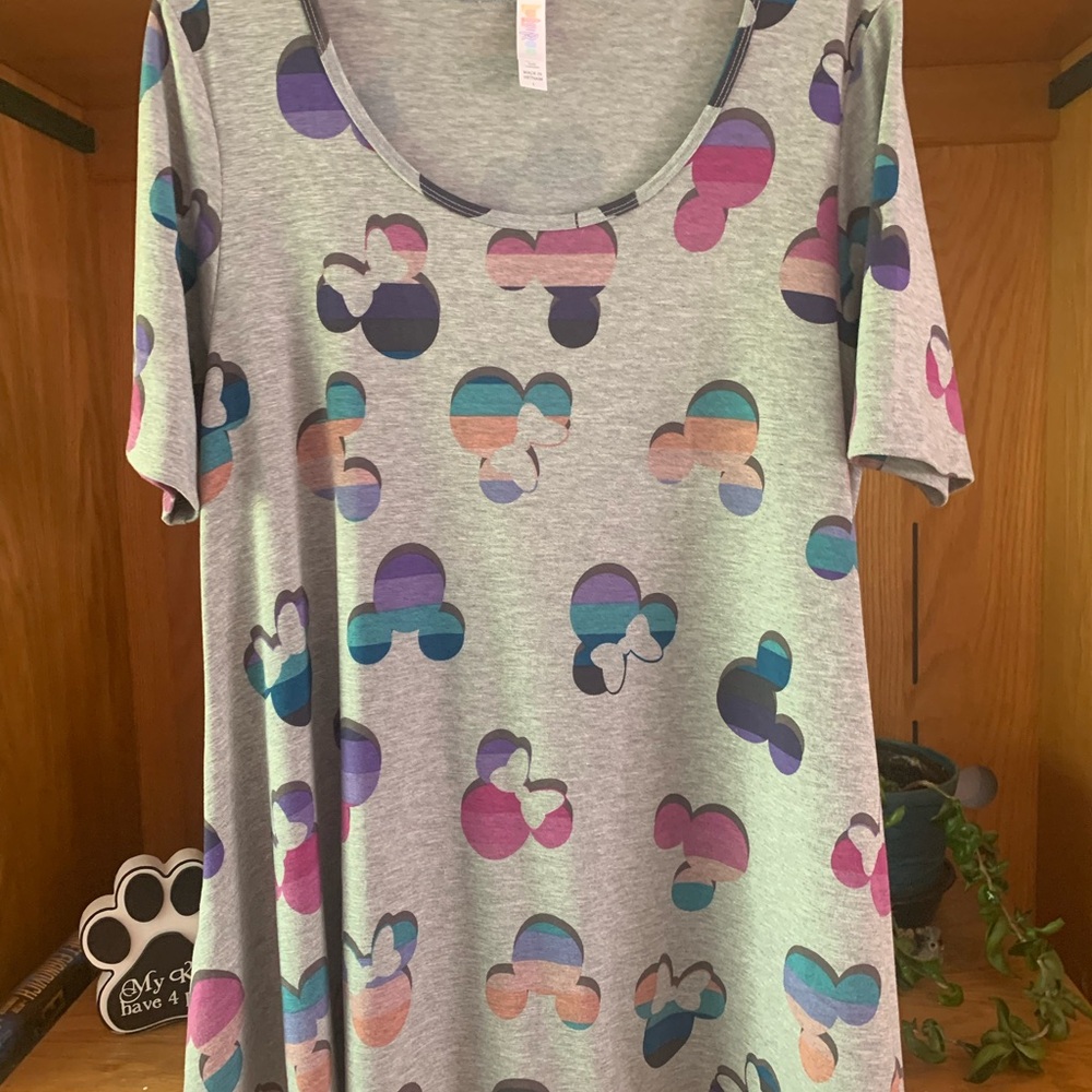 LuLaRoe Gray Tee with Colorful Abstract Design